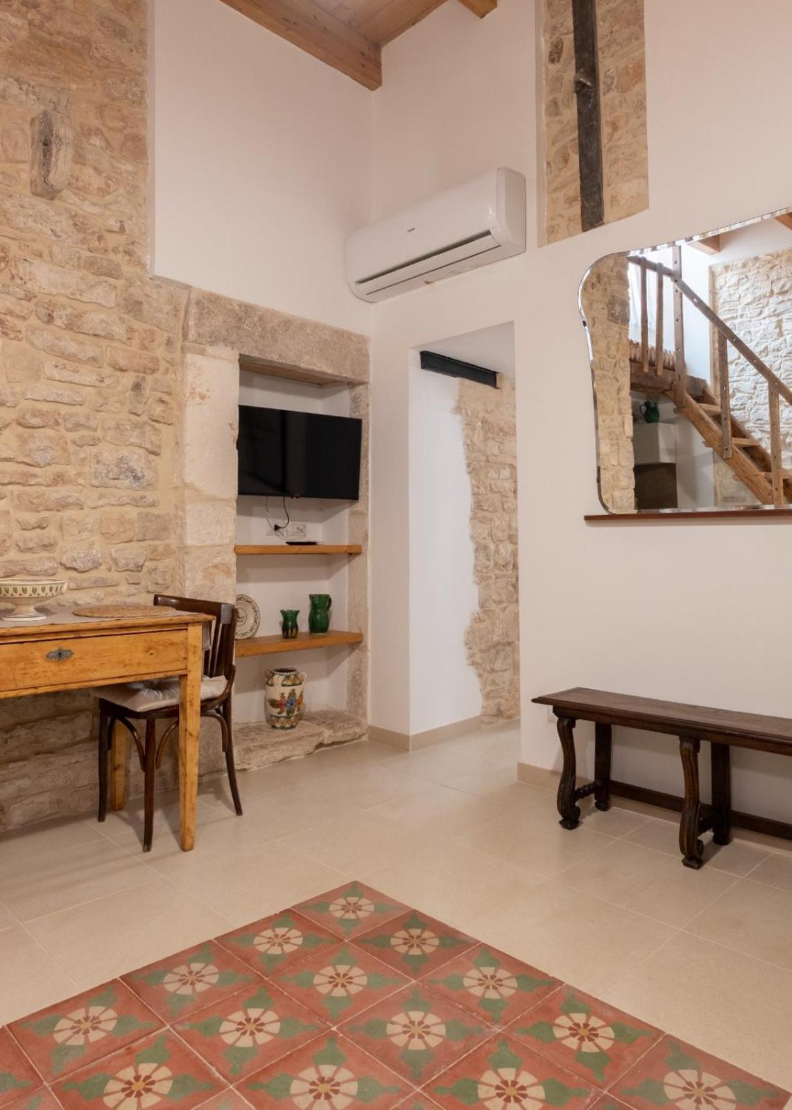 Palazzo Rizzi Dimora Dei Templari Hotel Bitetto Eksteriør billede